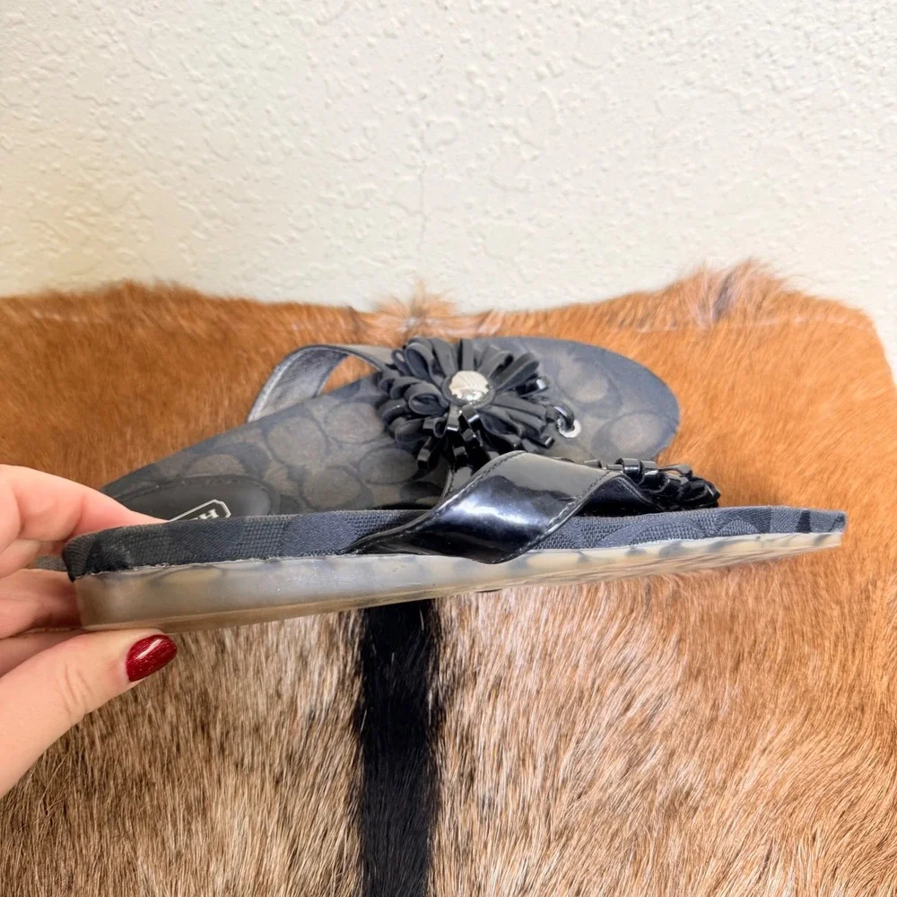 Coach Skye Signature Flower Flip Flops‎ Thong Sandals 7B Black Monogram A8123